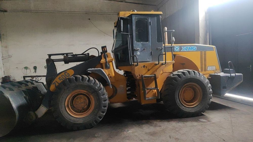 Продаётся погрузчик 3куб