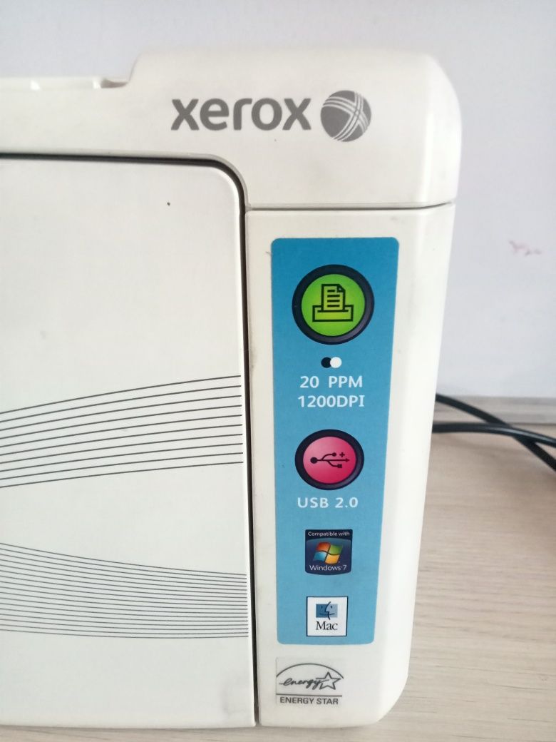 ПринтерXEROX,PHASER3010,торг!!!Срочно,реагирует,картриджи в придачу б/