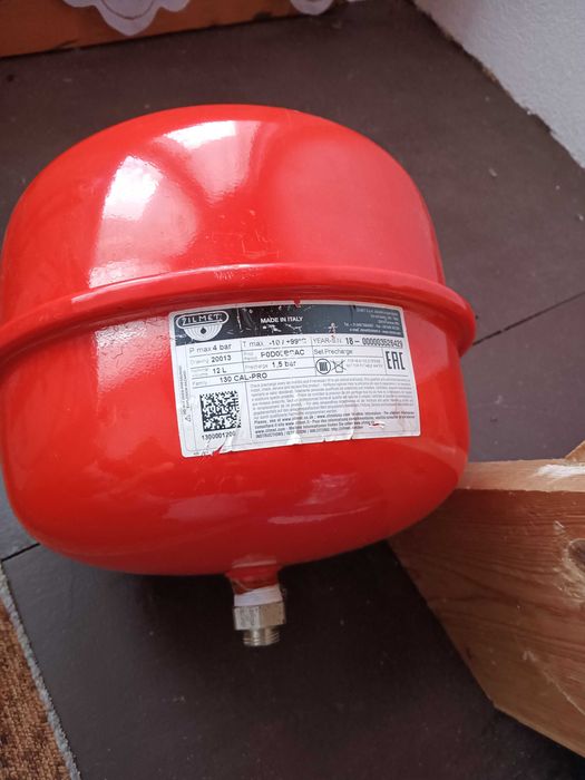 Помпа, термостат и разширителен съд