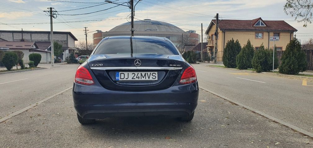 Mercedes-Benz C220