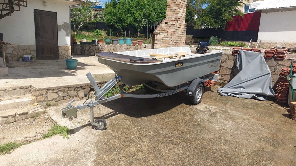 Лодка  с колесар