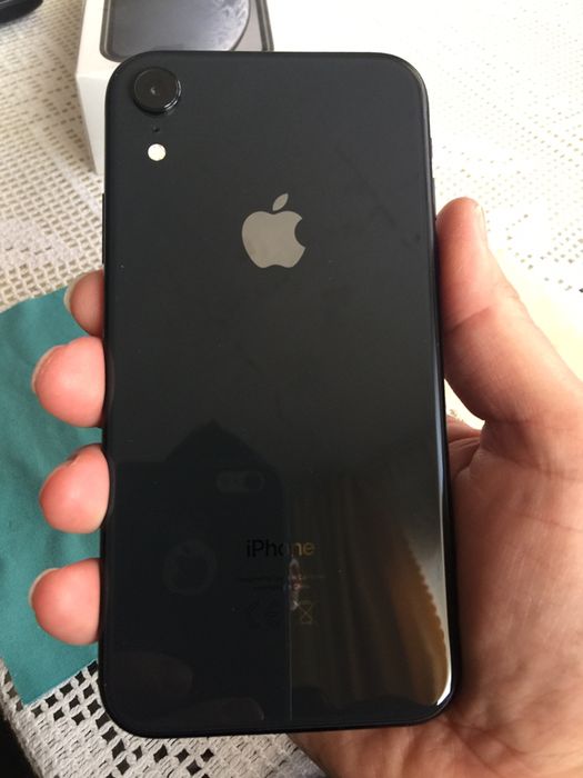 Apple XR 64GB Black