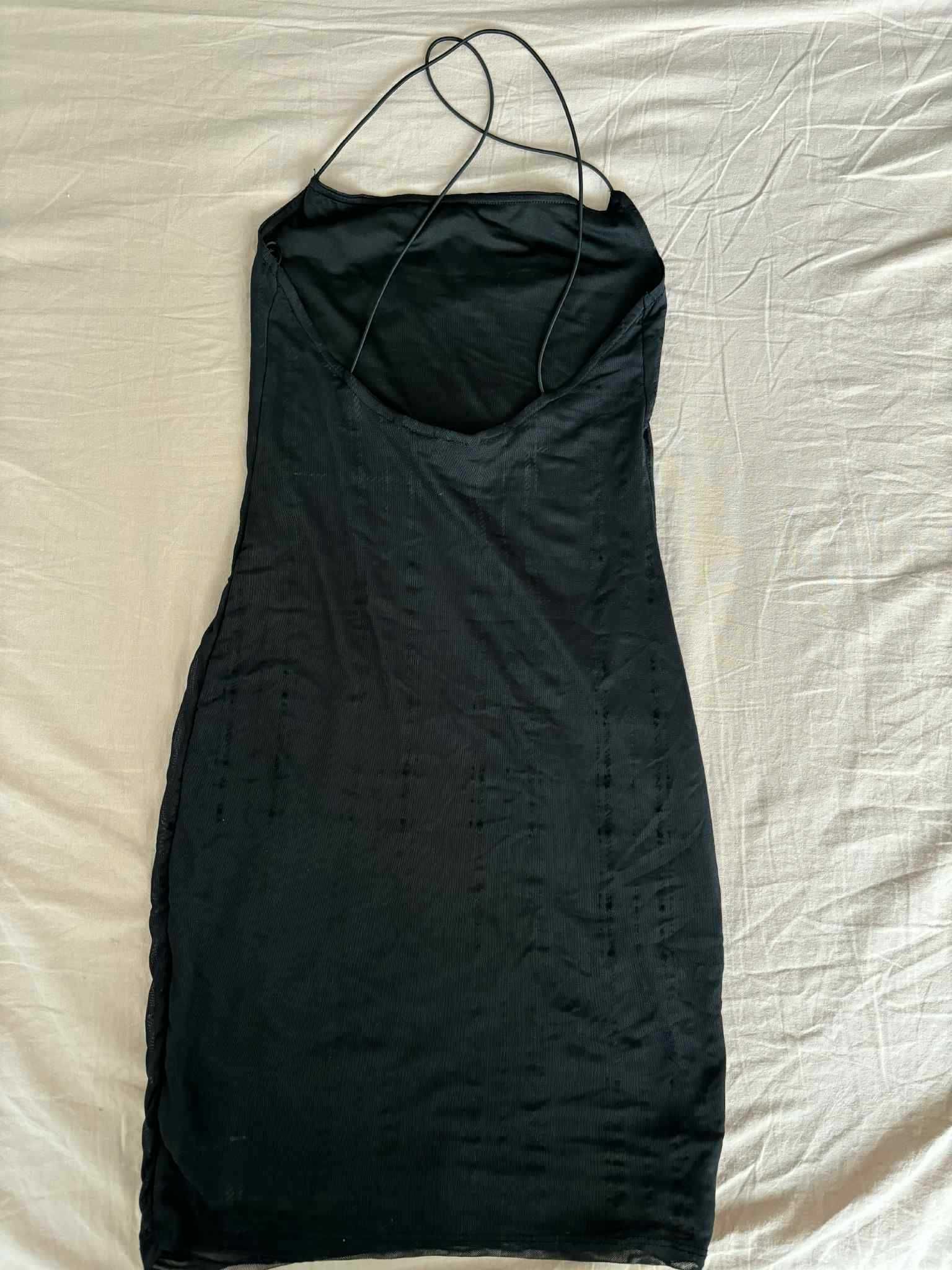 Черна къса рокля -H&M