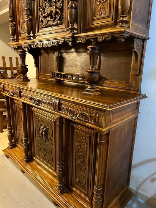 Бюфет с богата дърворезба Холандия