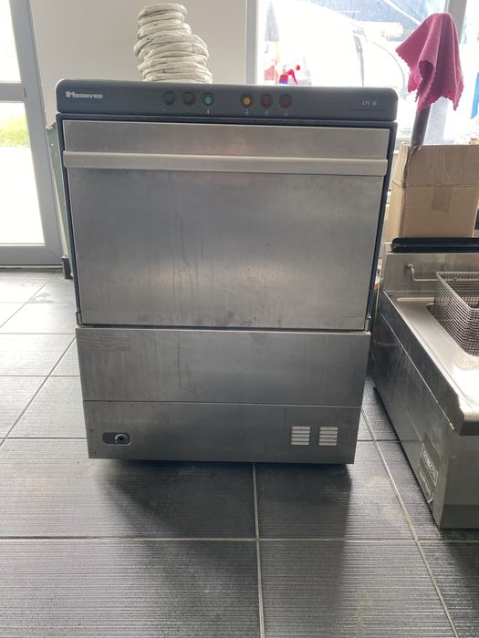 Съдомиална машина сервизирана