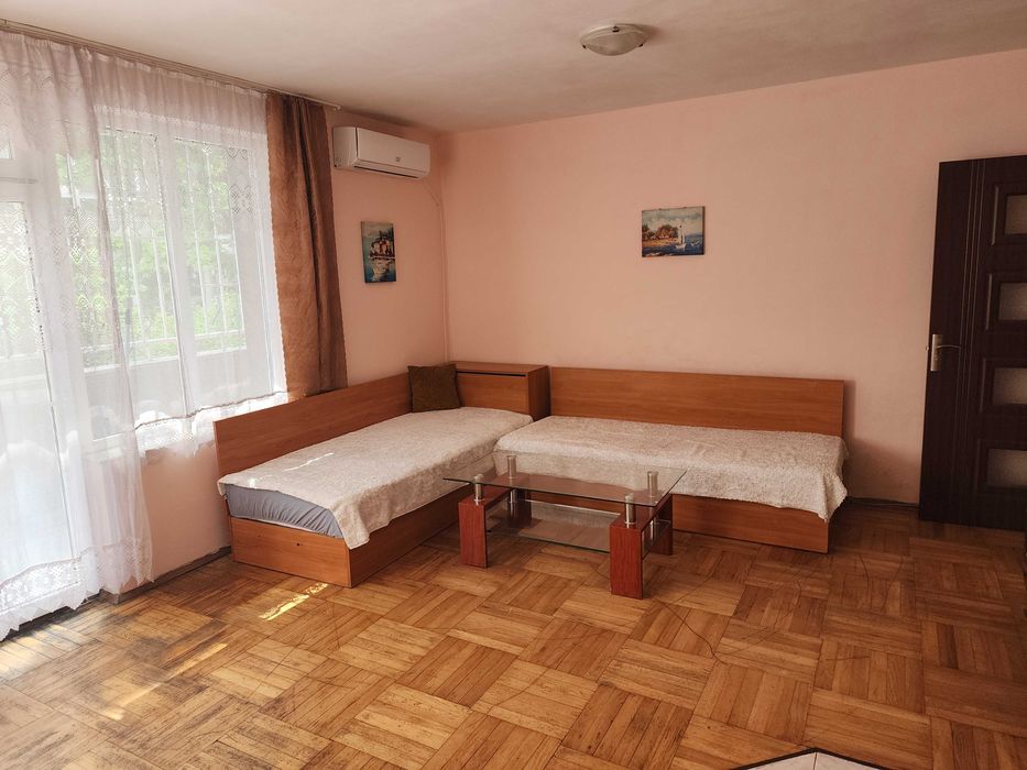 Двустаен апартамент до Спортна зала