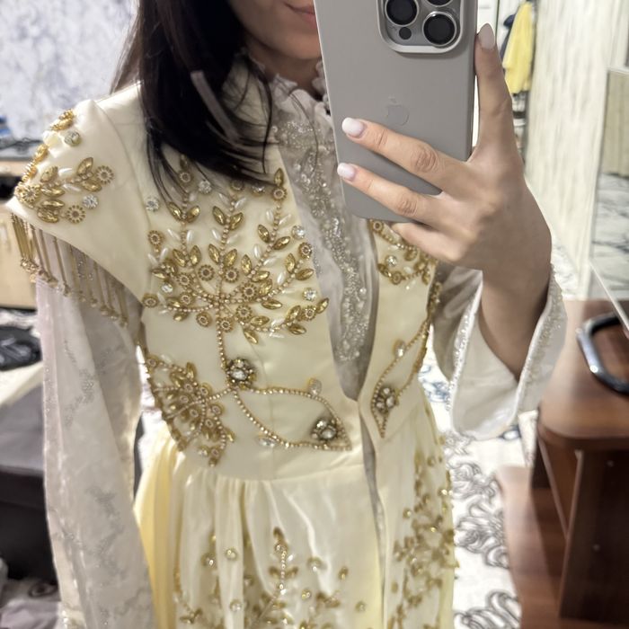 Женственное, красивое платье, ансамлбль