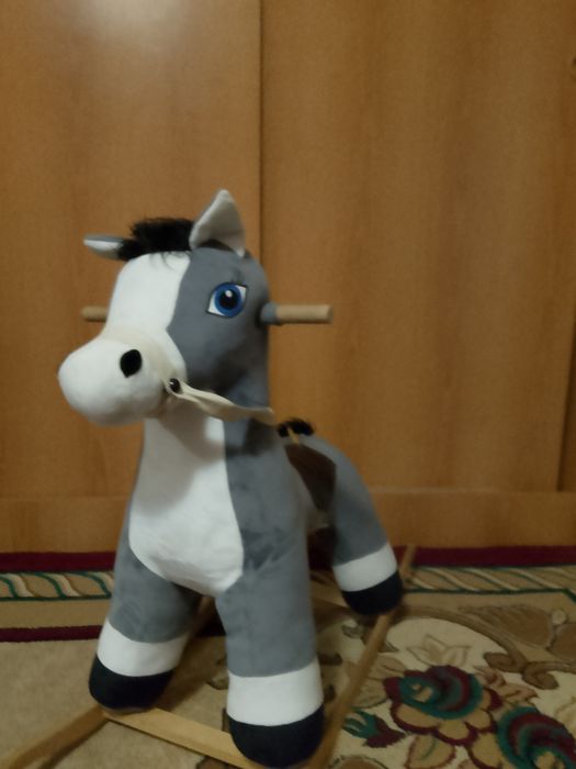 Продам качаля лошадь