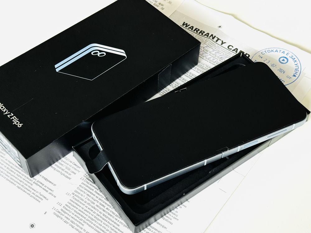 НОВ! Samsung Galaxy Z Flip 6 256GB Blue Гаранция 1 година