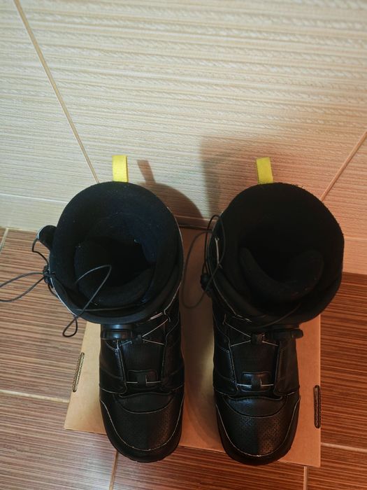 Boots snowboard 44,5-45,5 Salomon Faction cu Boa