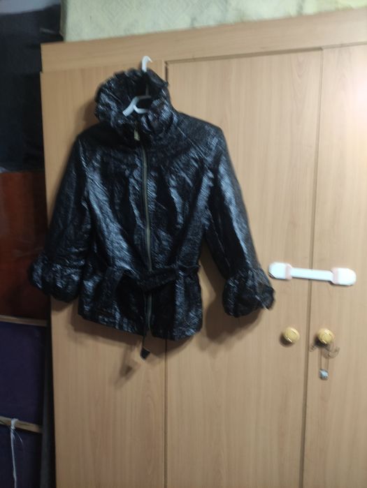 Продается праздничная выходная курточка из лайков. Размер 42