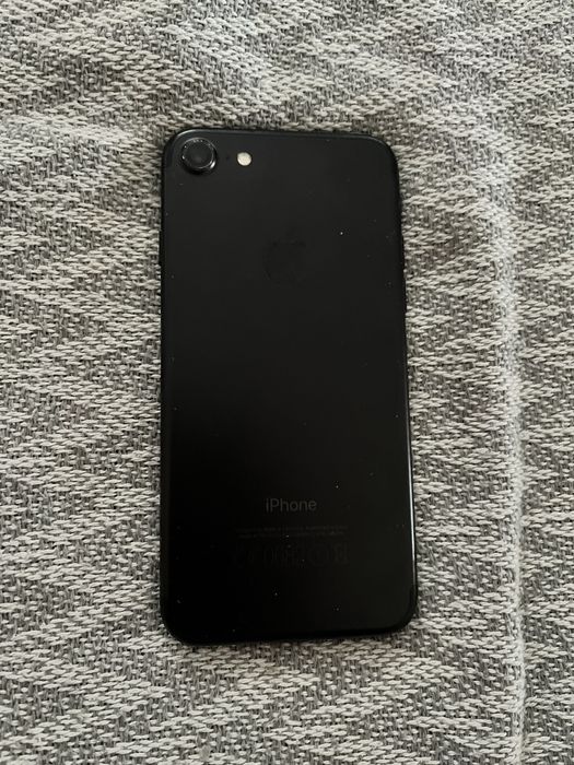 продам айфон 7 срочно