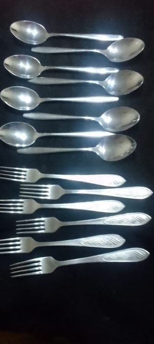 Продам столовые приборы.