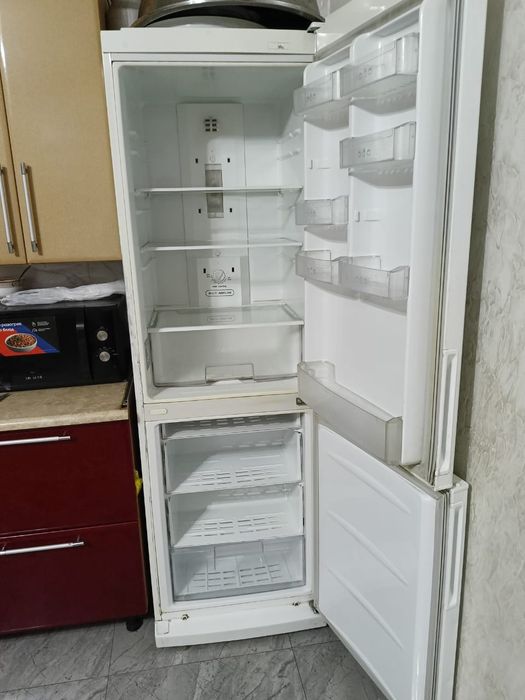 Срочно продам холодильник LG