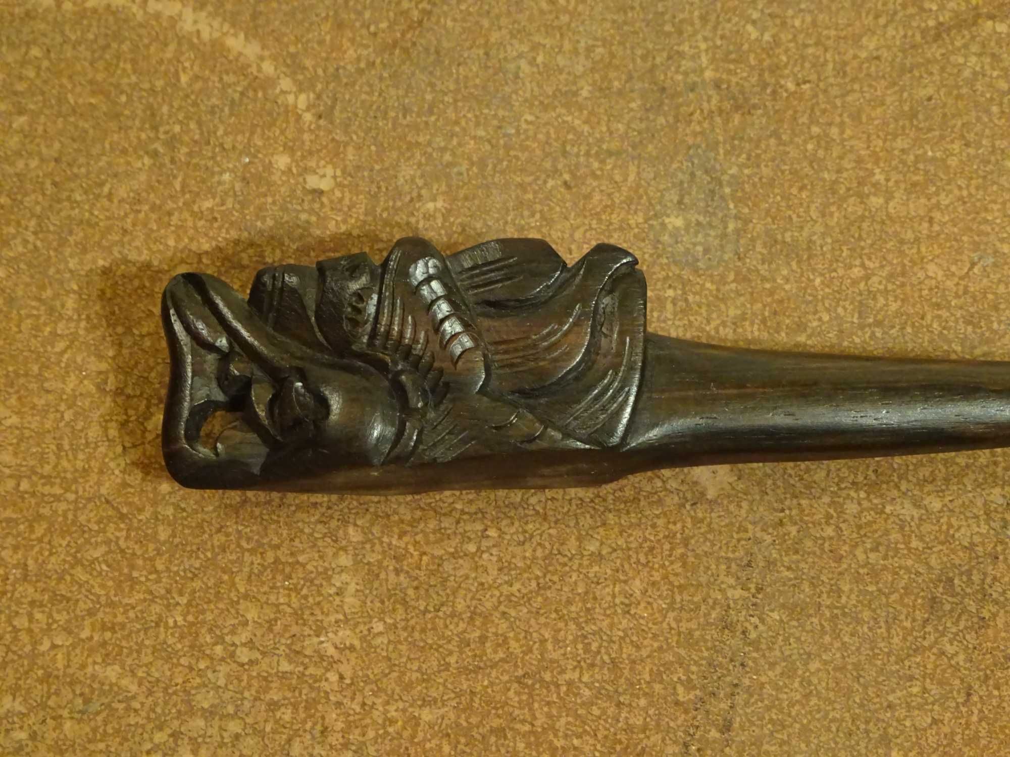 Pipa asiatica pentru tutun, cu Zeul Garuda |lemn sculptat| Veche, rara