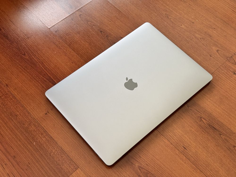*64GB Ram* 16'Macbook Pro 16 2019/i7-9750H/512GB SSD/5300M