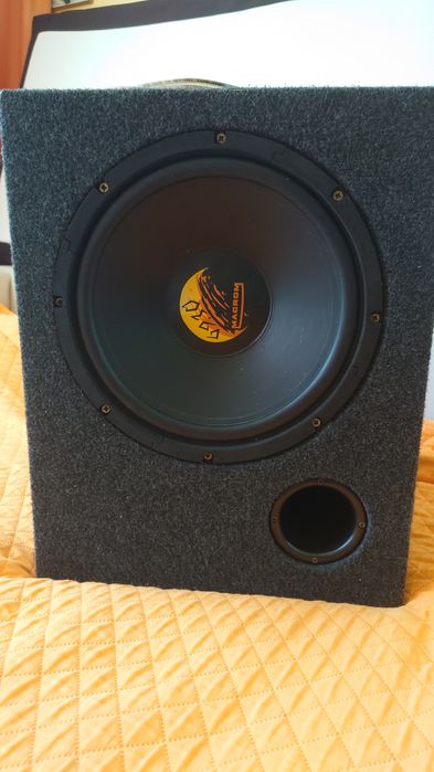 Vând Wooferul și Amplificator Alpine