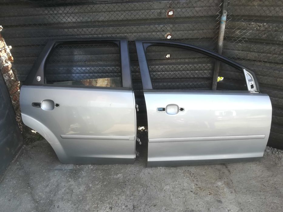 Врати Ford Focus MK2 Форд Фокус МК2 ( врата лява дясна )