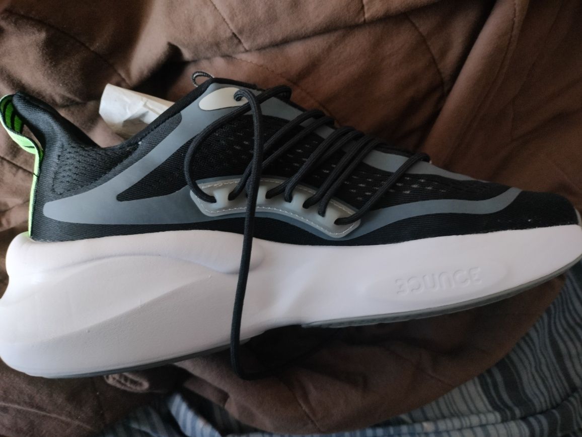 Маратонки  Adidas Alphaboost V1