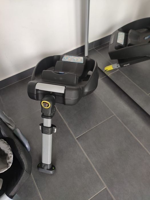 Scaun auto Maxi Cosi Cabriofix cu baza isofix Maxi Cosi EasyFix
