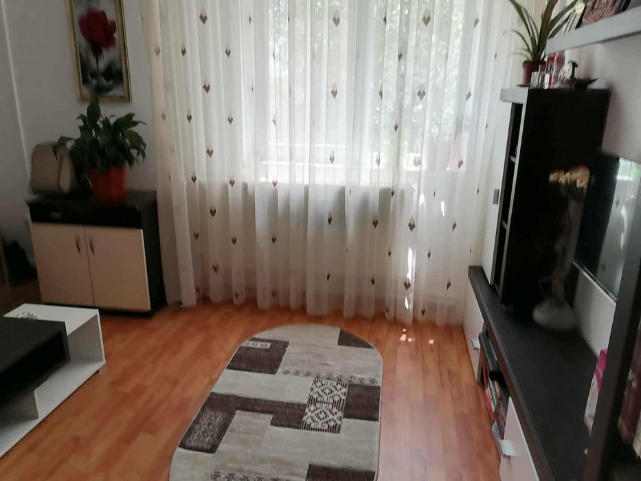 Vand apartament 3 camere
