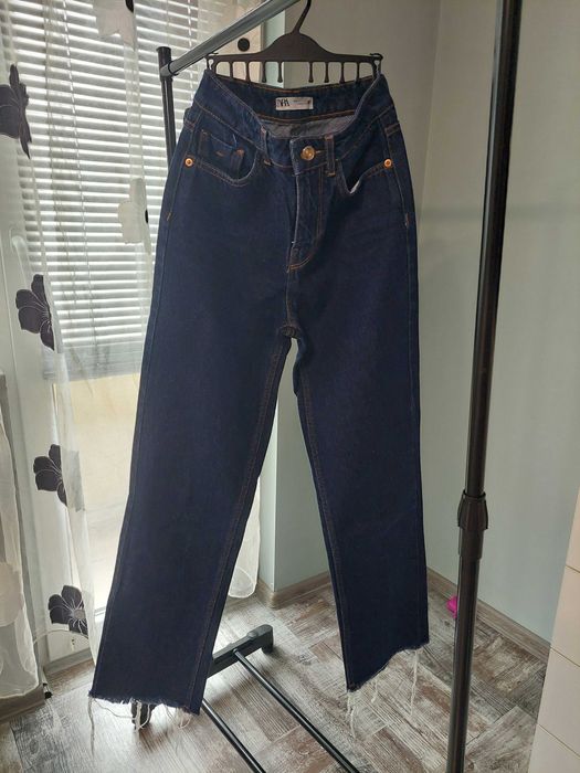 Тъмно сини дънки Zara