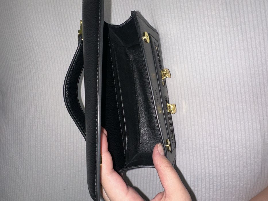 Сумочка Hermes.