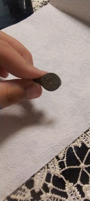 Inel antic din bronz de peste 900de ani gasit la 2,50 metri sub pamant
