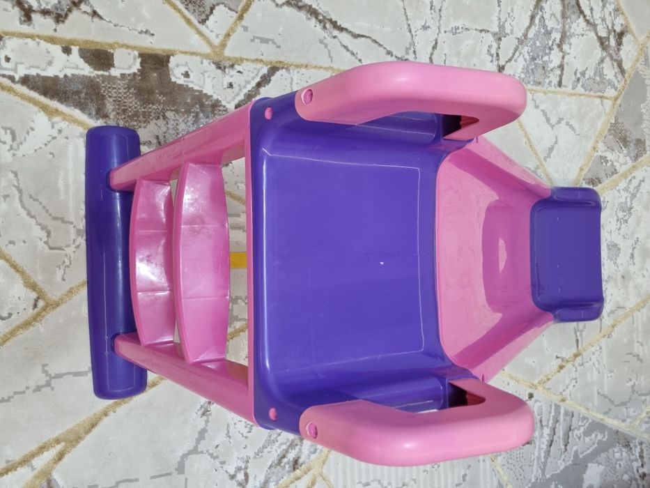 Детская горка в хорошем состоянии