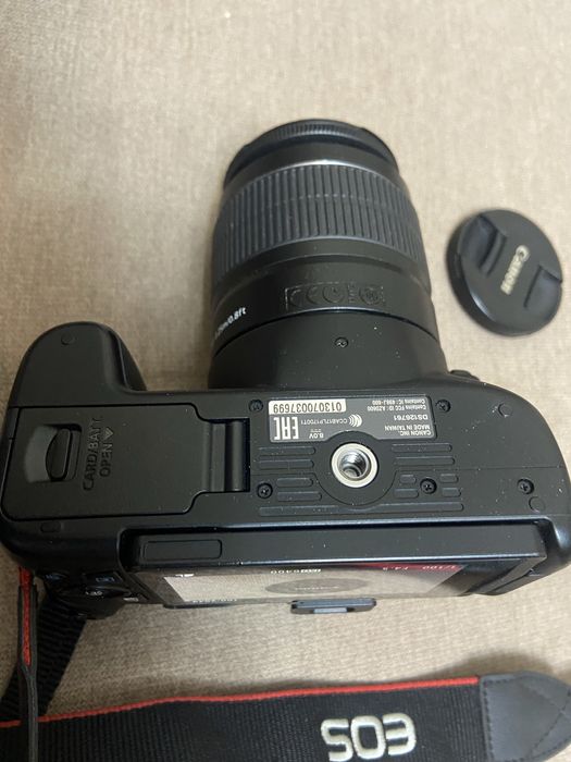 Canon Eos 250D 4K obiectiv 18:55 EF-S Impecabil ,sub 5000 cadre,ca nou
