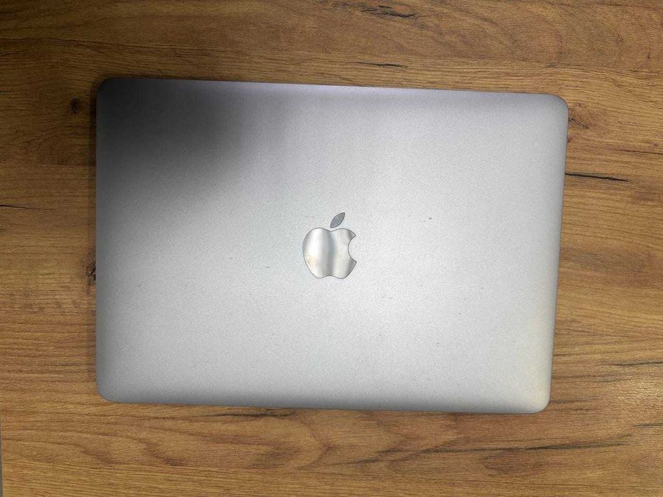 Macbook Air (2017)