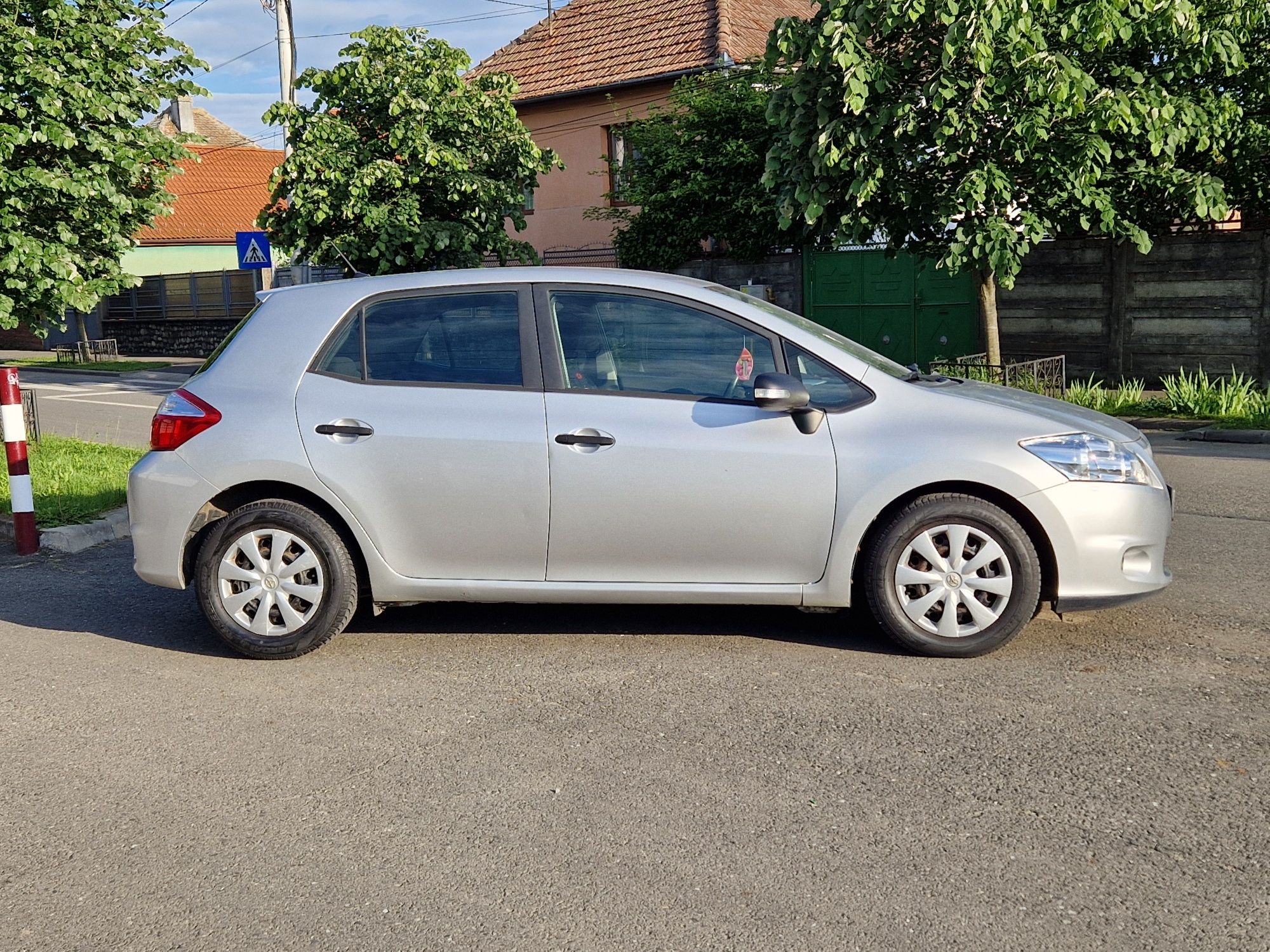 Toyota Auris Facelift 1,3 i benzina 2011