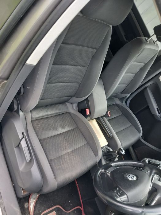 VW Touran 1.9tdi 6 скорости, 7 местен на ЧАСТИ