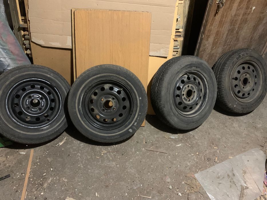 4 джанти 13’ с бонус гуми - общо 40 лв.