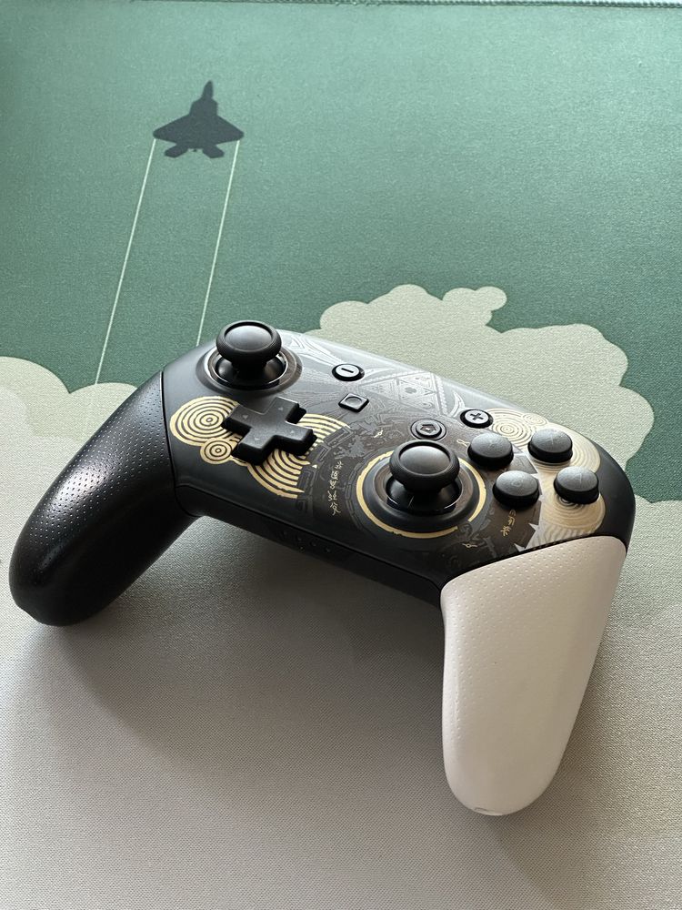 Nintendo Switch Pro Controller геймпад