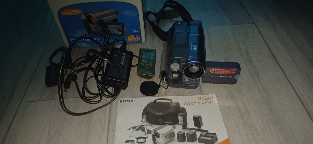 Продам видекамеру Sony handycam
 
Главная  Видеокамеры  Sony CCD-TRV42