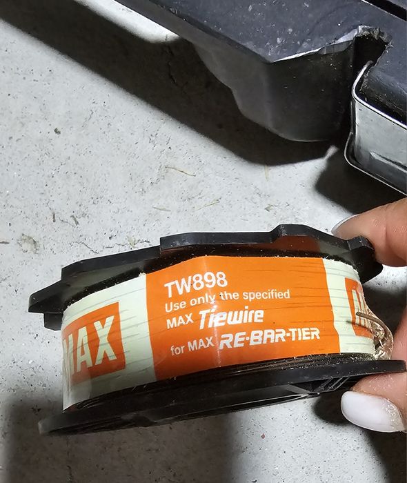 Masina de legat armaturi