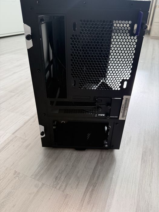NZXT H210 carcasa alba de calculator albă cu fereastră de sticlă