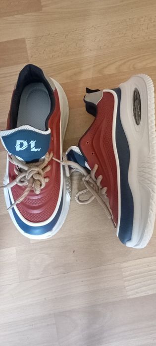 Нови маратонки DL