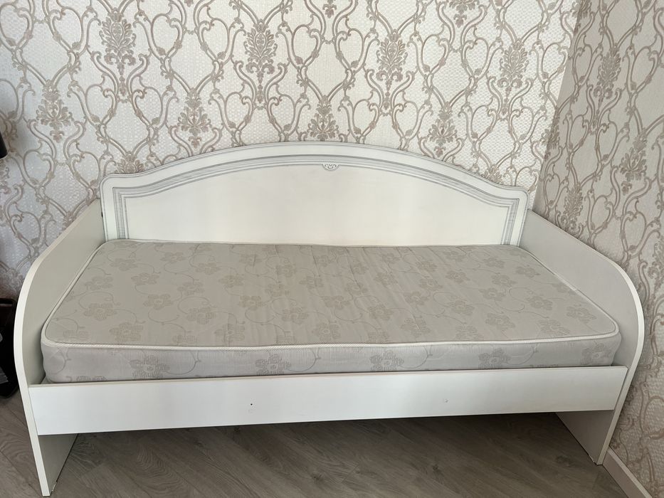 Кровать подростковая