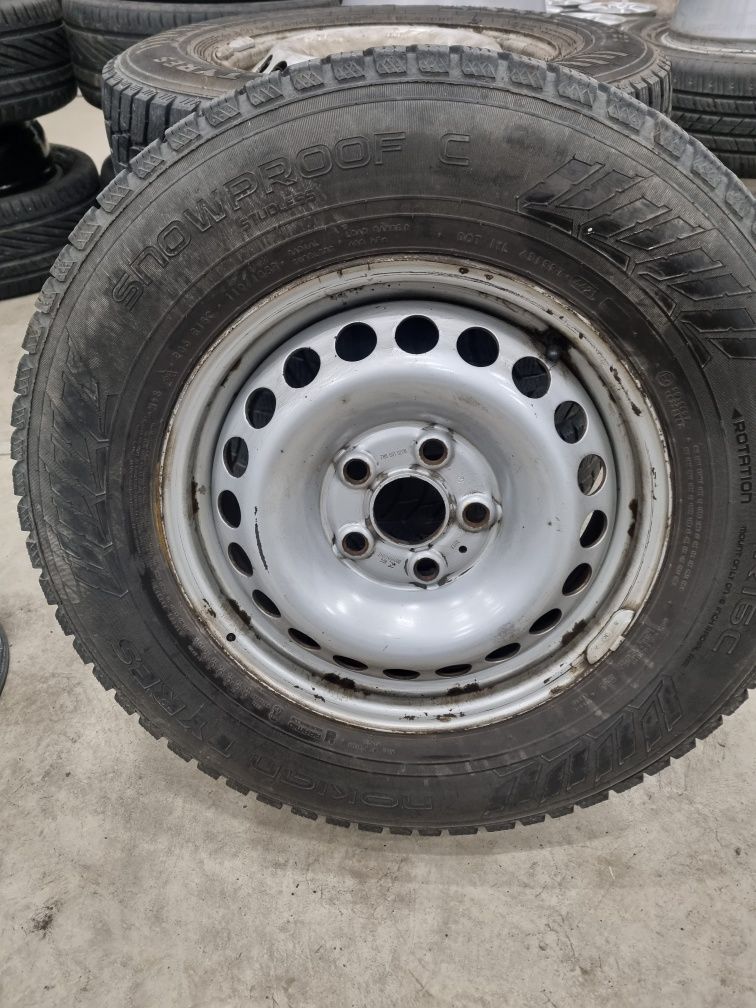 Jante otel Vw Amarok R16 anvelope iarna Nokian 205 R16 C