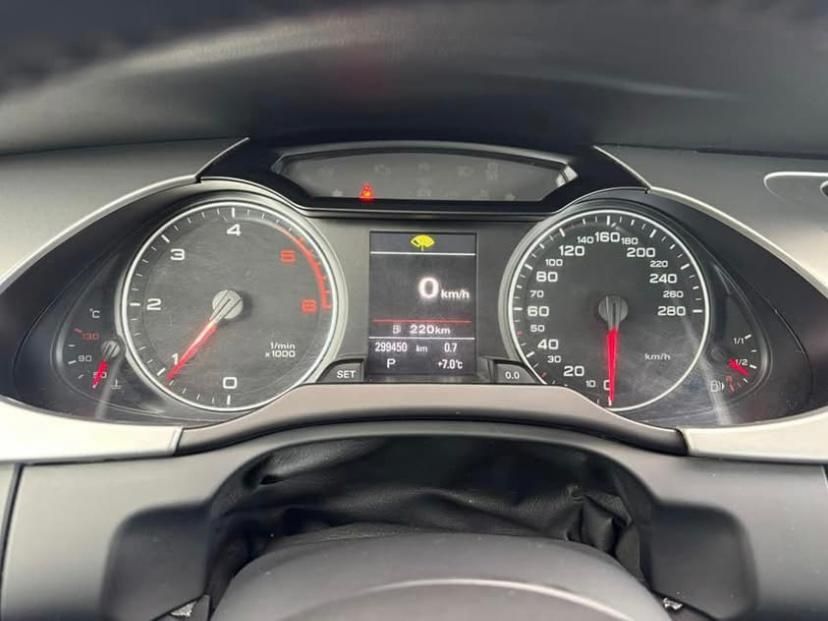 Vând Audi a4 2011