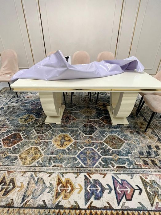 продам кухонный мебель есть 8 стульев