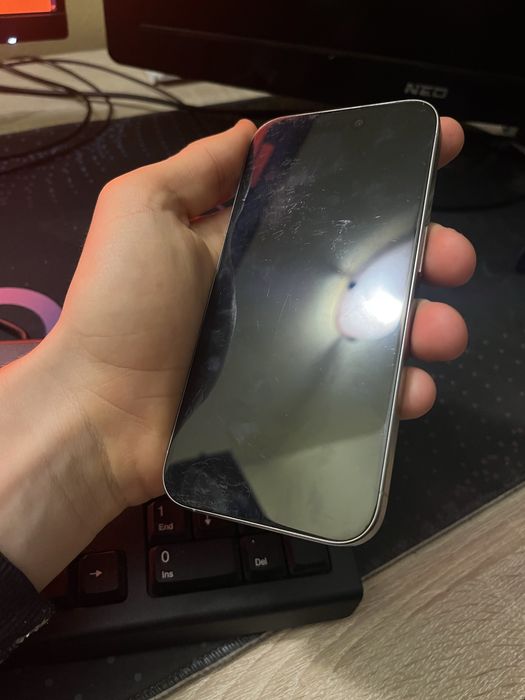 - Vand iPhone 15 Pro 128GB Natural Titanium | Baterie 100% | Neverlock