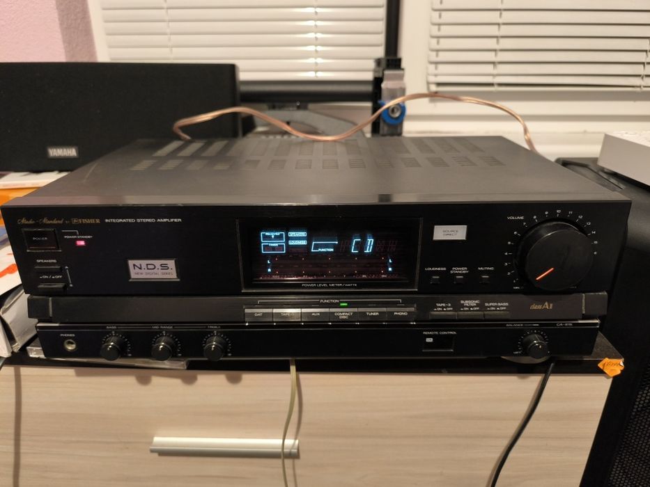 Усилвател Fisher CA-915