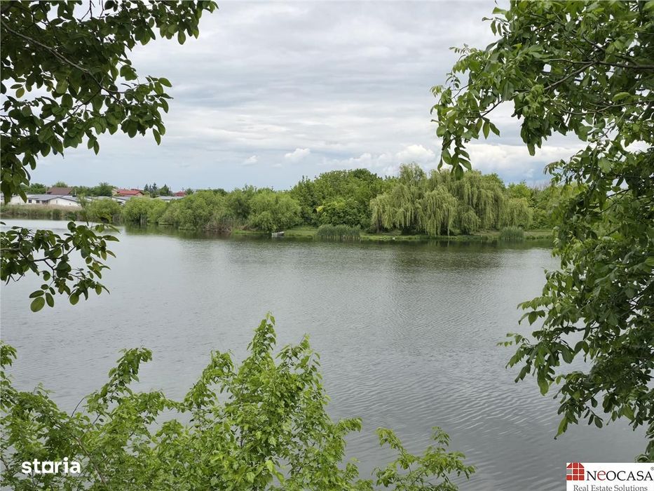 Vila Moderna Cu Piscina Si Vedere Catre Lac