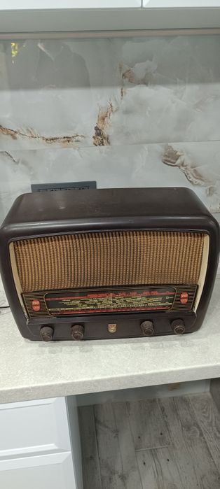 Radio cu lămpi Philips