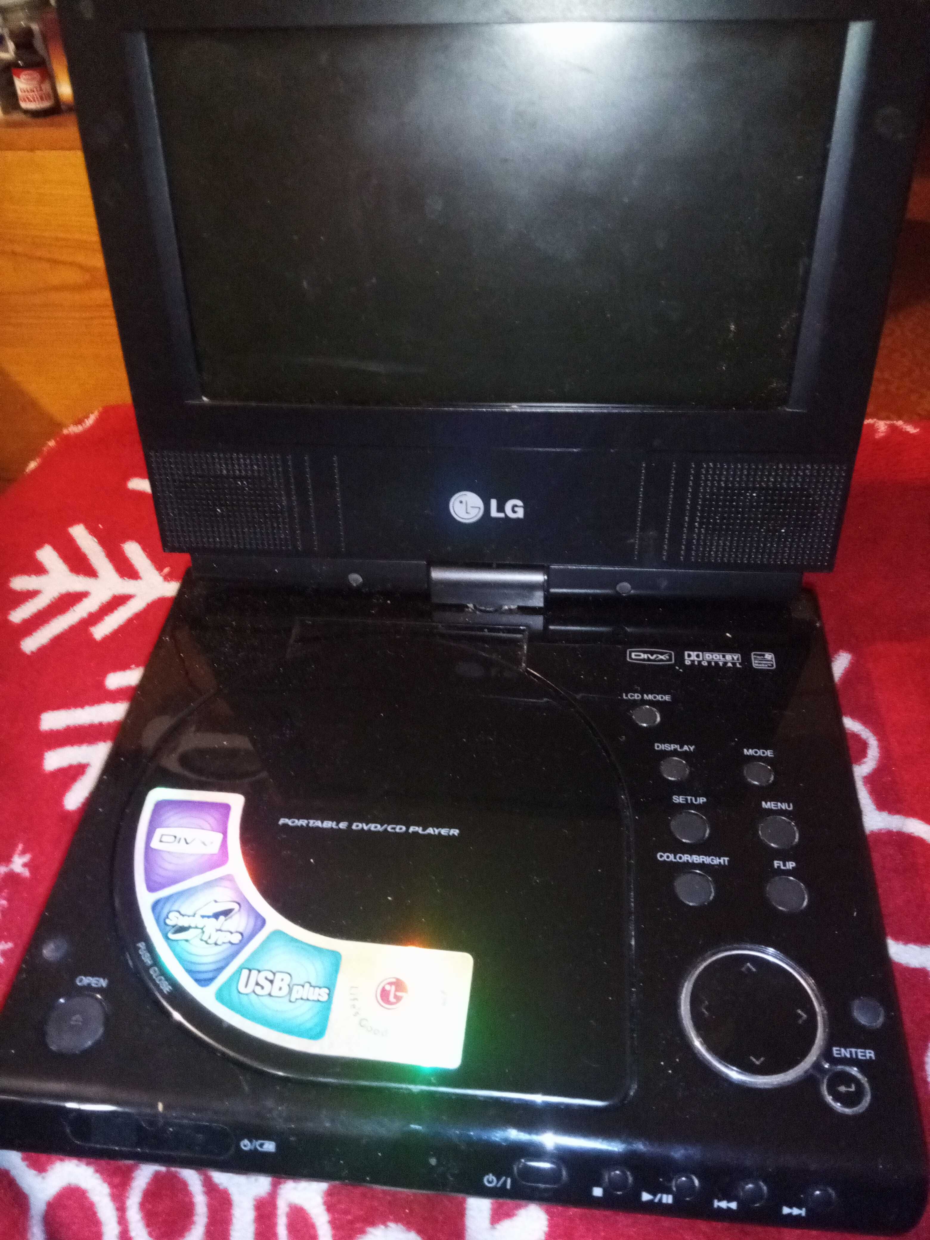 Vând dvd player LG