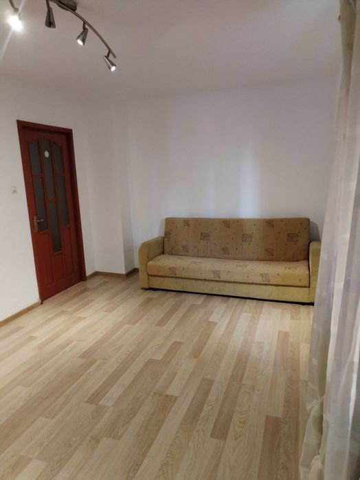 Apartament două camere decomandate