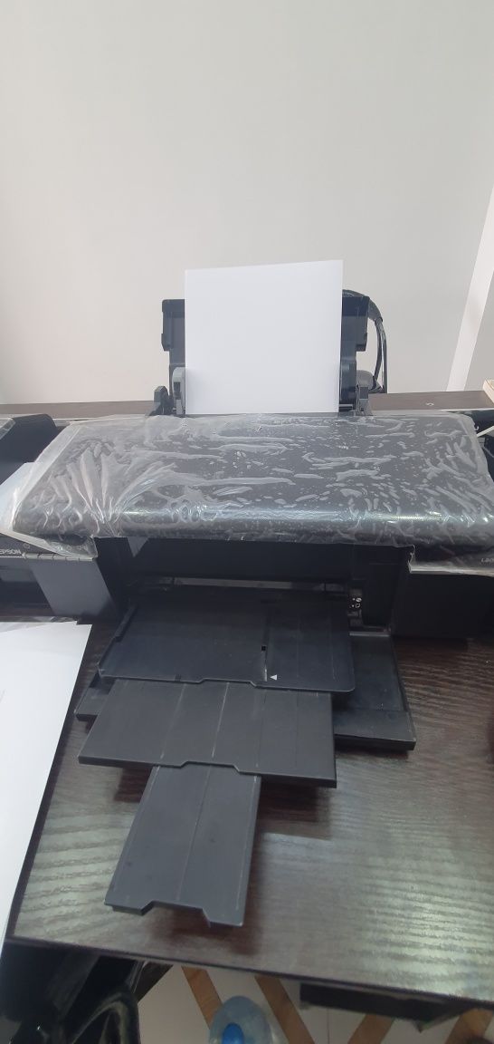 Printor Epson L805 sotiladi 4 dona bor